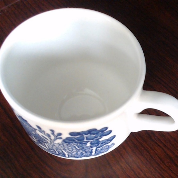English "Blue Willow" cup - Great Condition  #1 - Picture 4 of 4